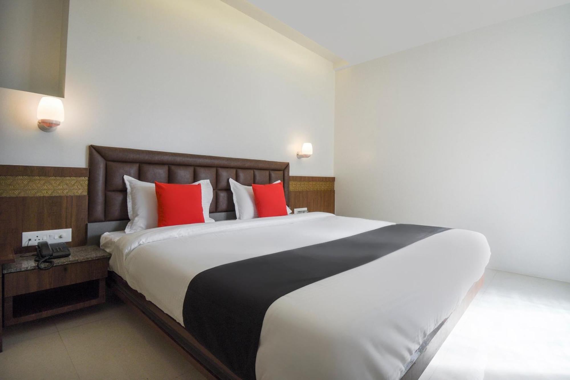 Oyo Flagship Hotel Shreeyash Executive Mangvadi Luaran gambar