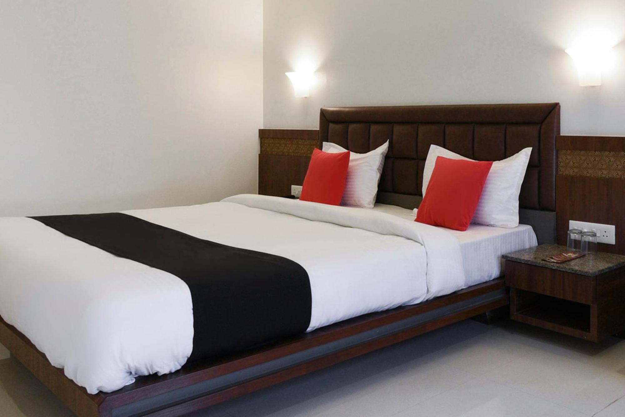 Oyo Flagship Hotel Shreeyash Executive Mangvadi Luaran gambar