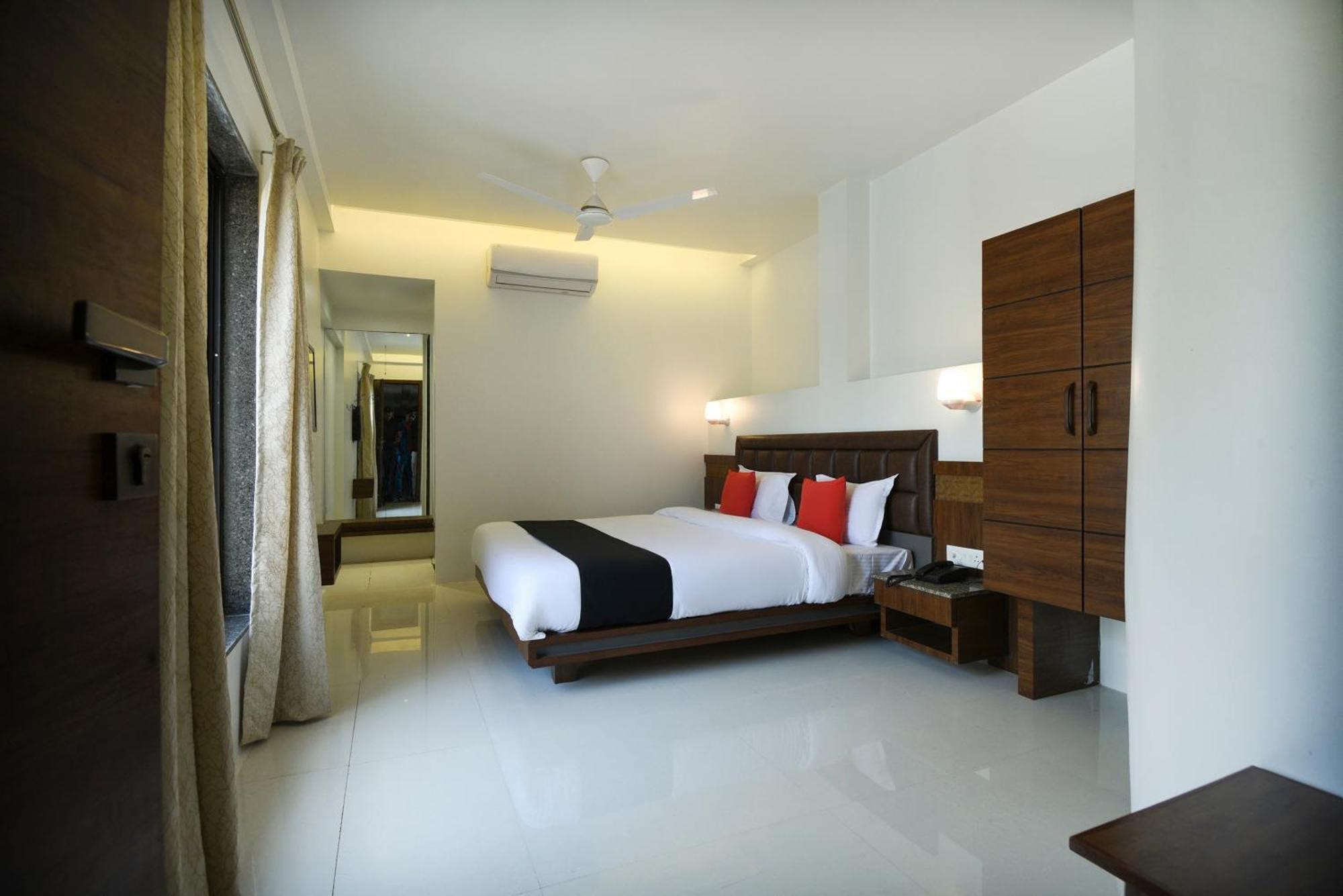 Oyo Flagship Hotel Shreeyash Executive Mangvadi Luaran gambar